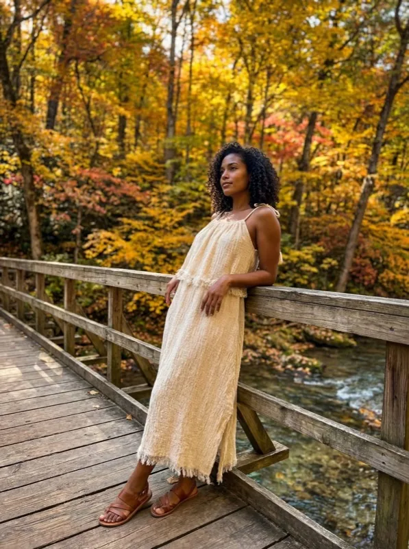 Vestito lungo beige halter con frange